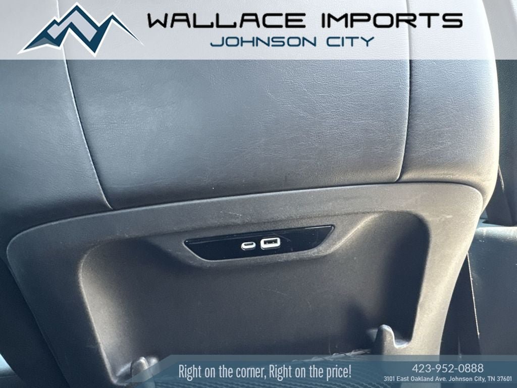Used 2025 Chrysler Pacifica Limited FWD image 40
