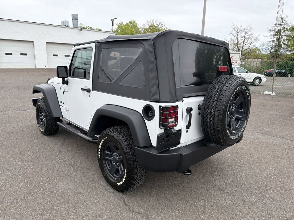 Used 2016 Jeep Wrangler Sport w/ Connectivity Group AWD/4WD image 3