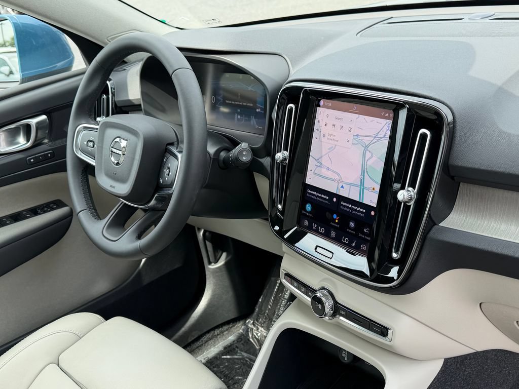 Certified 2024 Volvo XC40 B5 Plus w/ Protection Package Premier AWD/4WD image 13