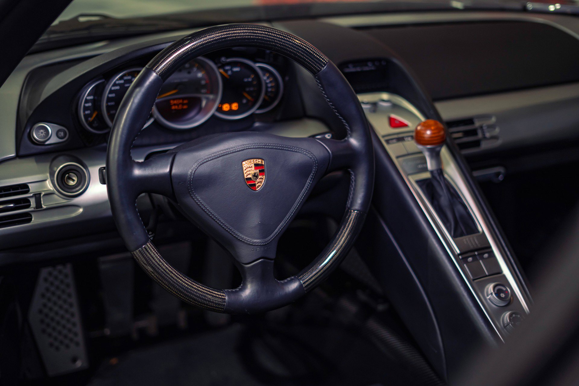 Used 2005 Porsche Carrera GT RWD image 46