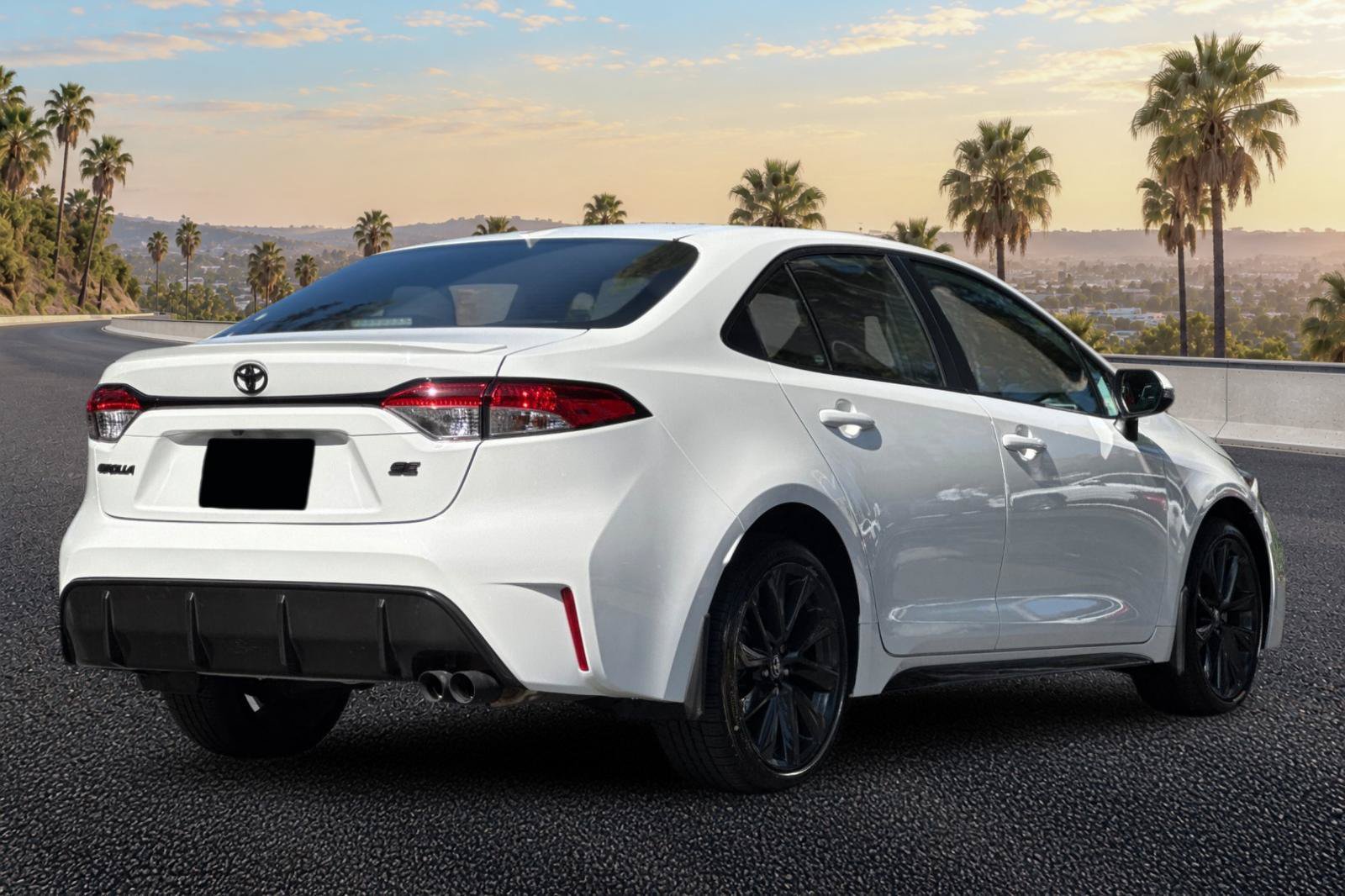 Used 2024 Toyota Corolla SE FWD image 4