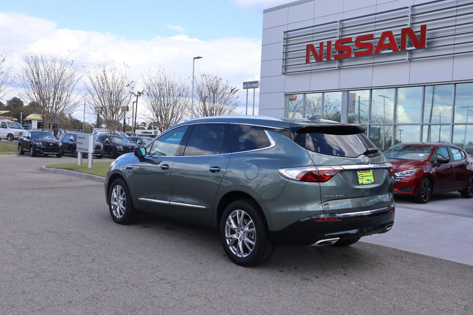 Used 2022 Buick Enclave Premium w/ Experience Buick Package image 5