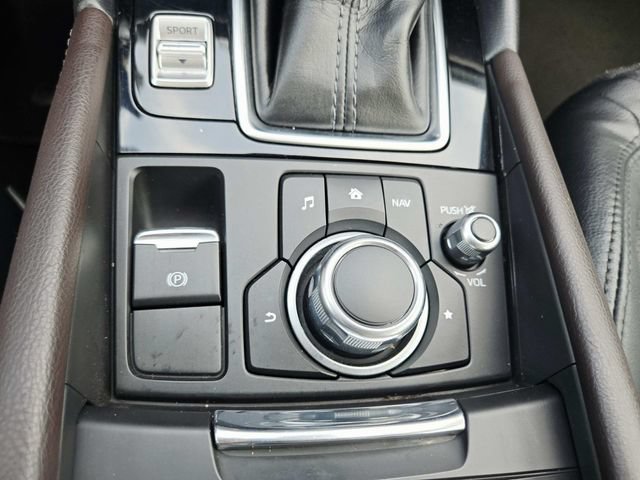Used 2018 MAZDA MAZDA3 Grand Touring FWD image 28