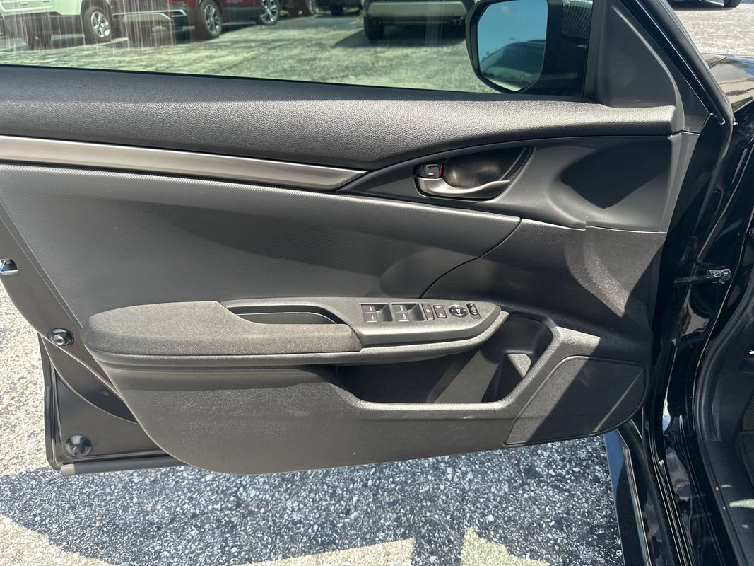 Used 2018 Honda Civic Sport image 21