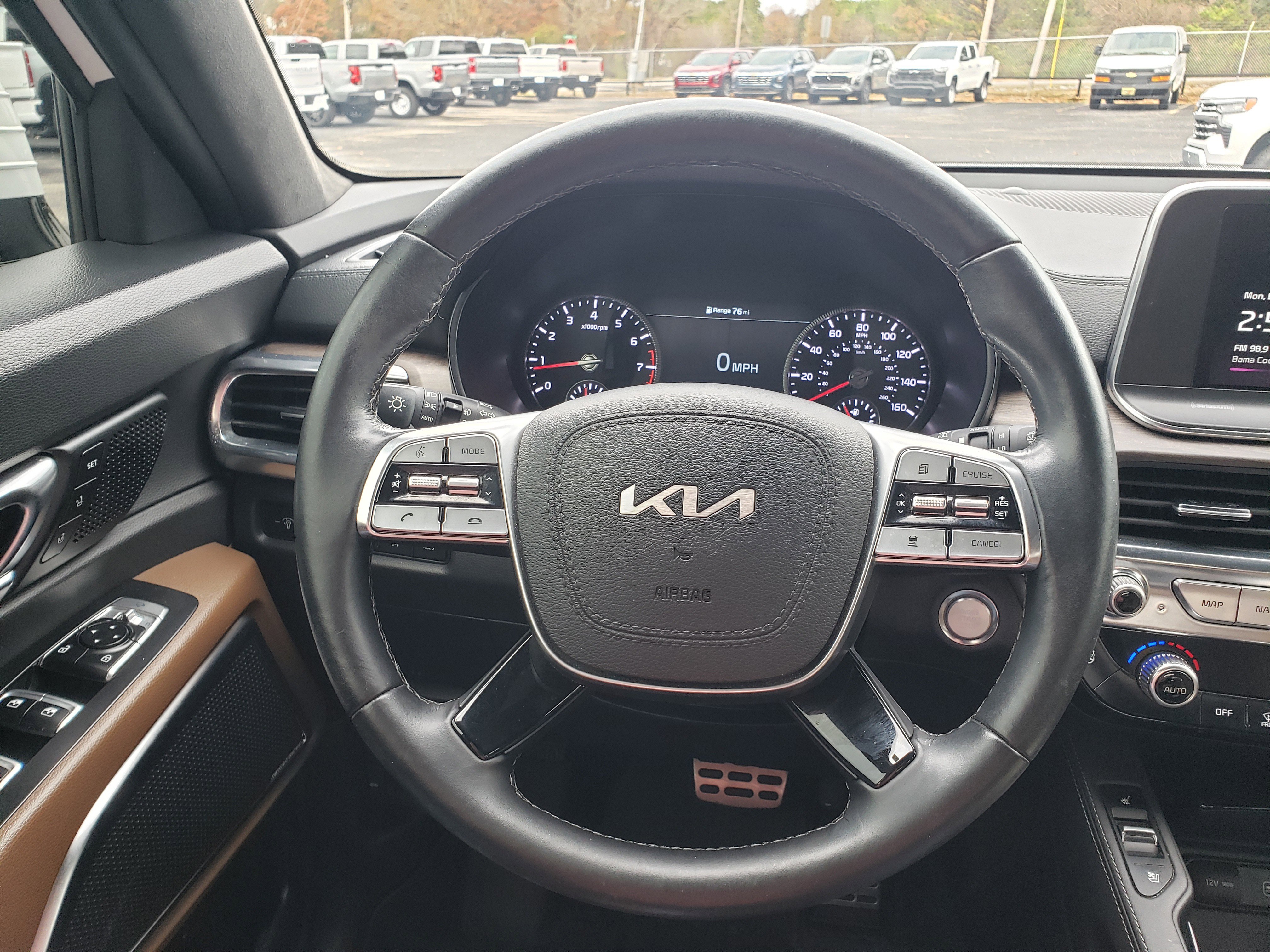 Used 2022 Kia Telluride SX w/ SX Prestige Package image 15