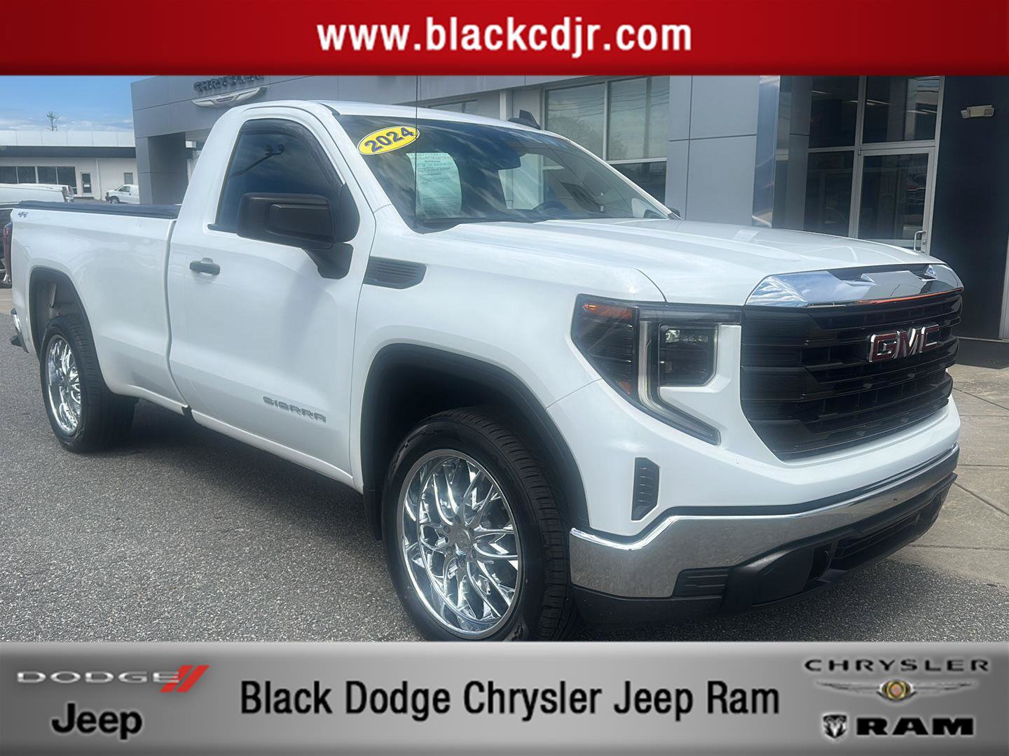 Used 2024 GMC Sierra 1500 Pro w/ Pro Value Package AWD/4WD image 1