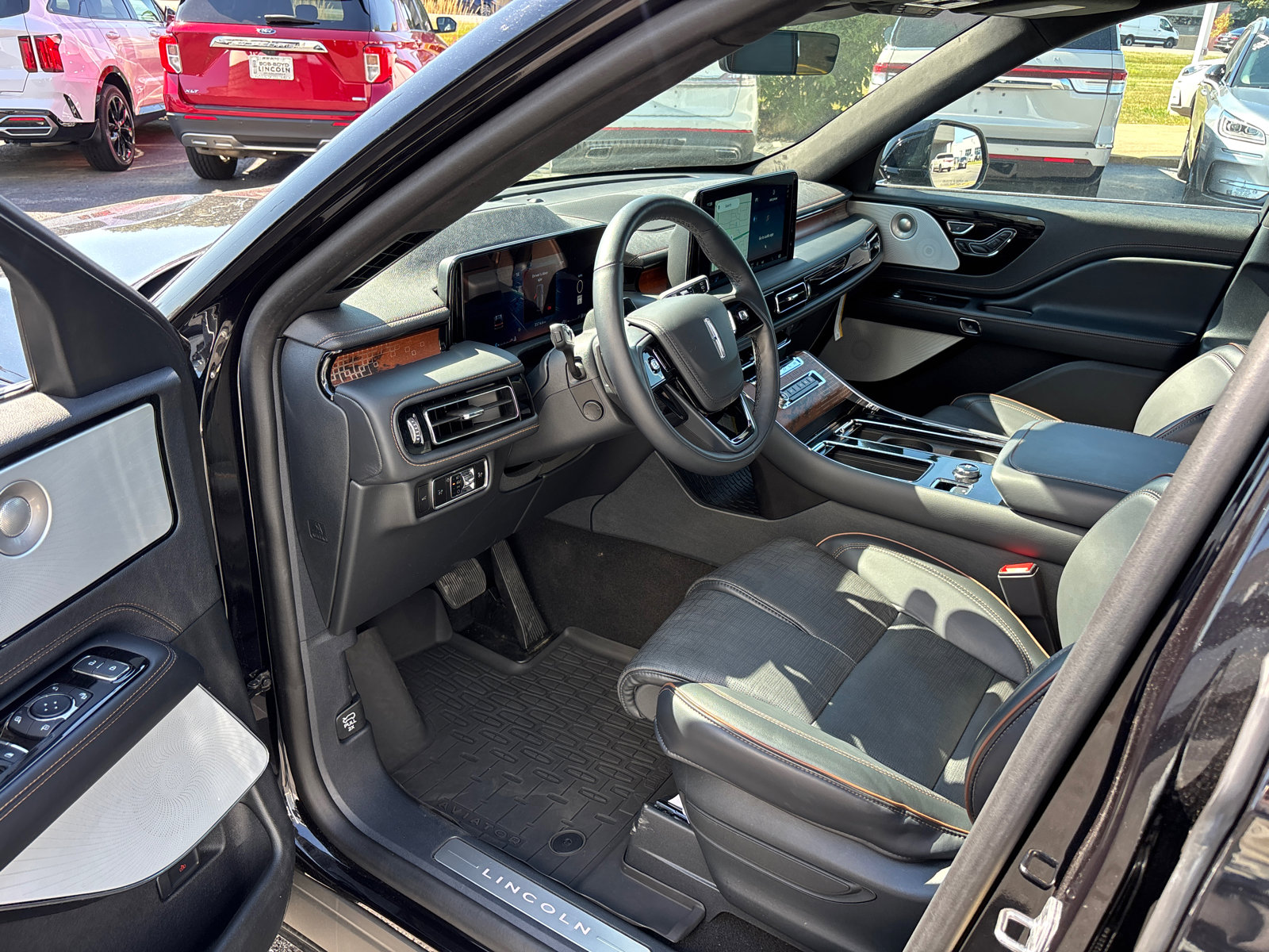 New 2025 Lincoln Aviator Black Label image 26
