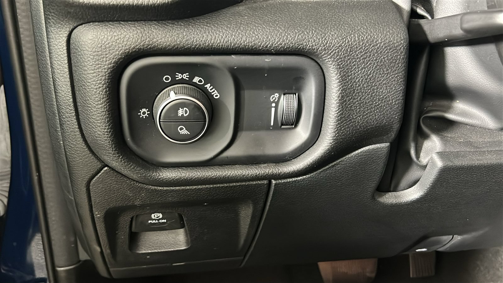 Used 2023 RAM 1500 Big Horn AWD/4WD image 23