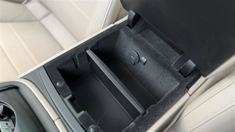 Used 2025 Porsche Panamera 4 image 31