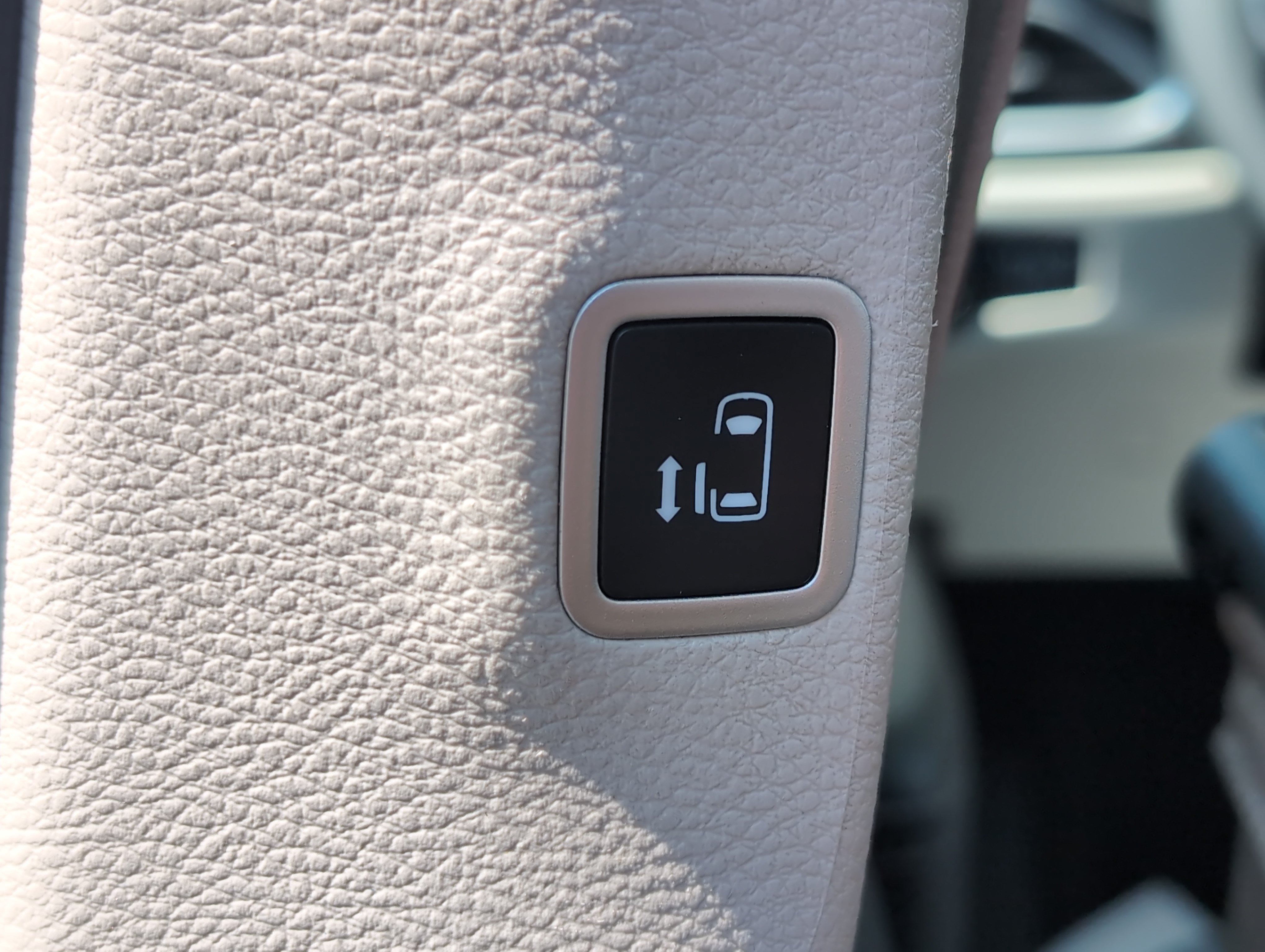 Used 2024 Chrysler Pacifica Touring-L FWD image 36