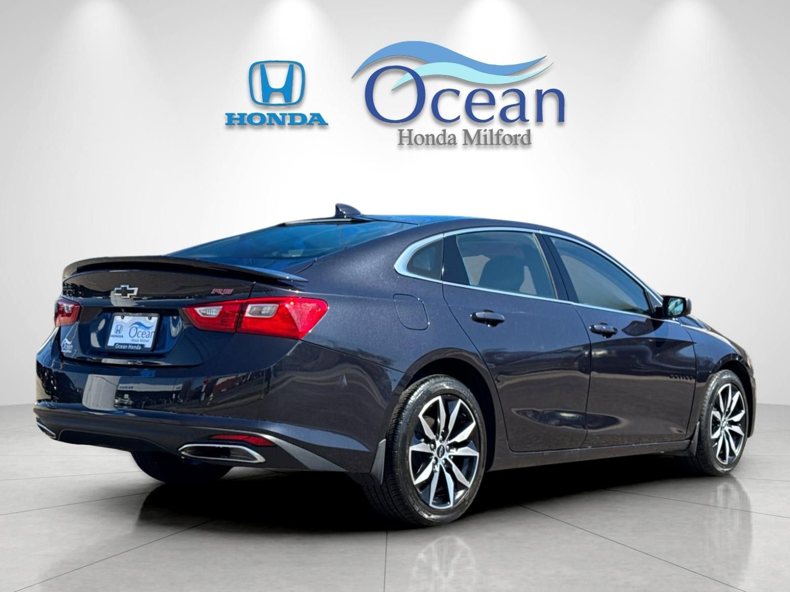 Used 2023 Chevrolet Malibu RS w/ LPO, Floor Liner Package FWD image 3