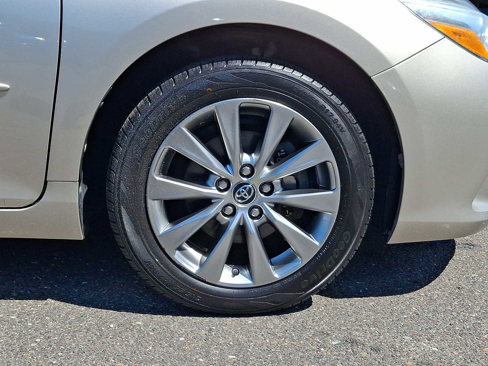 Used 2016 Toyota Camry XLE FWD image 9