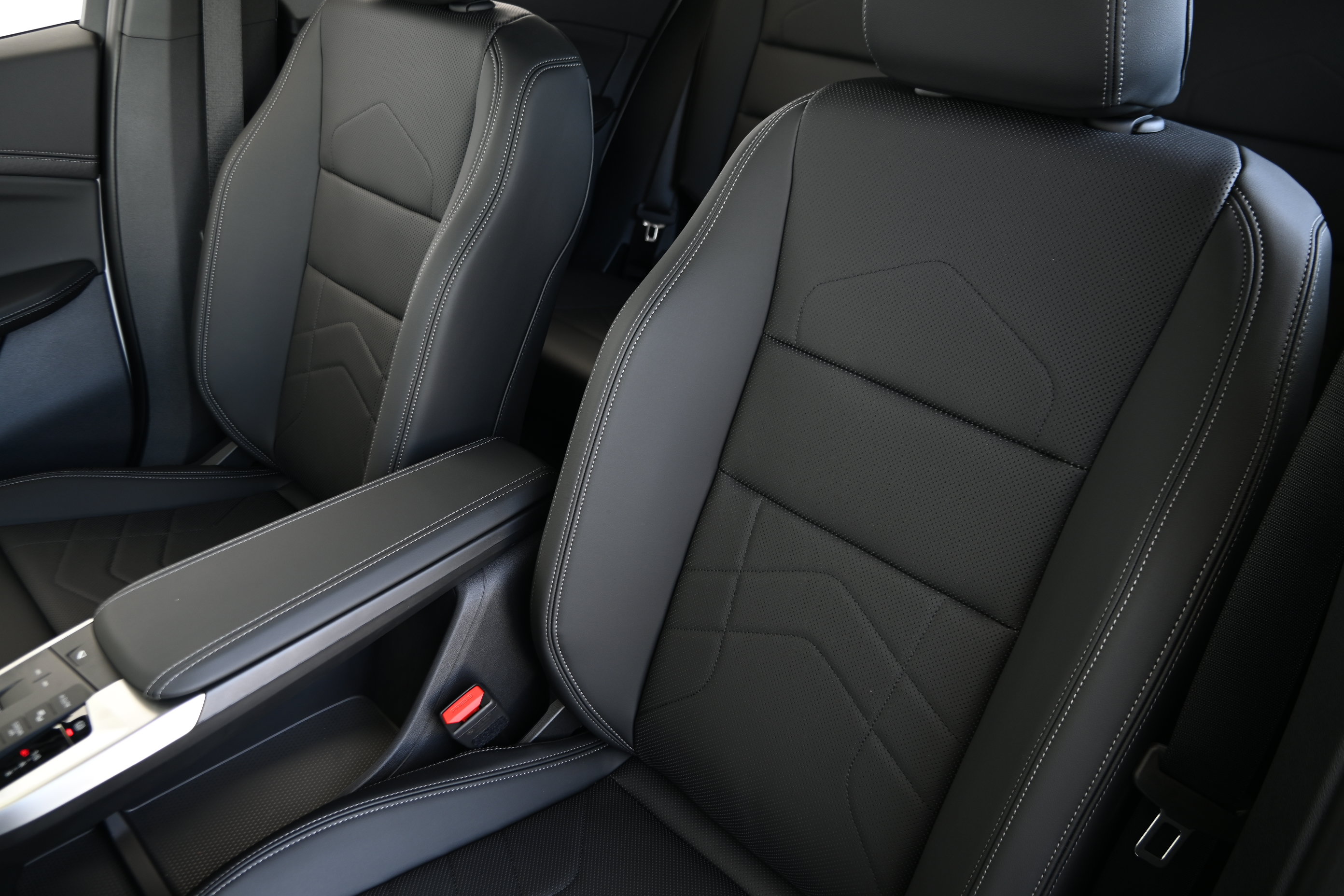 New 2027 BMW X2 xDrive28i AWD/4WD image 11