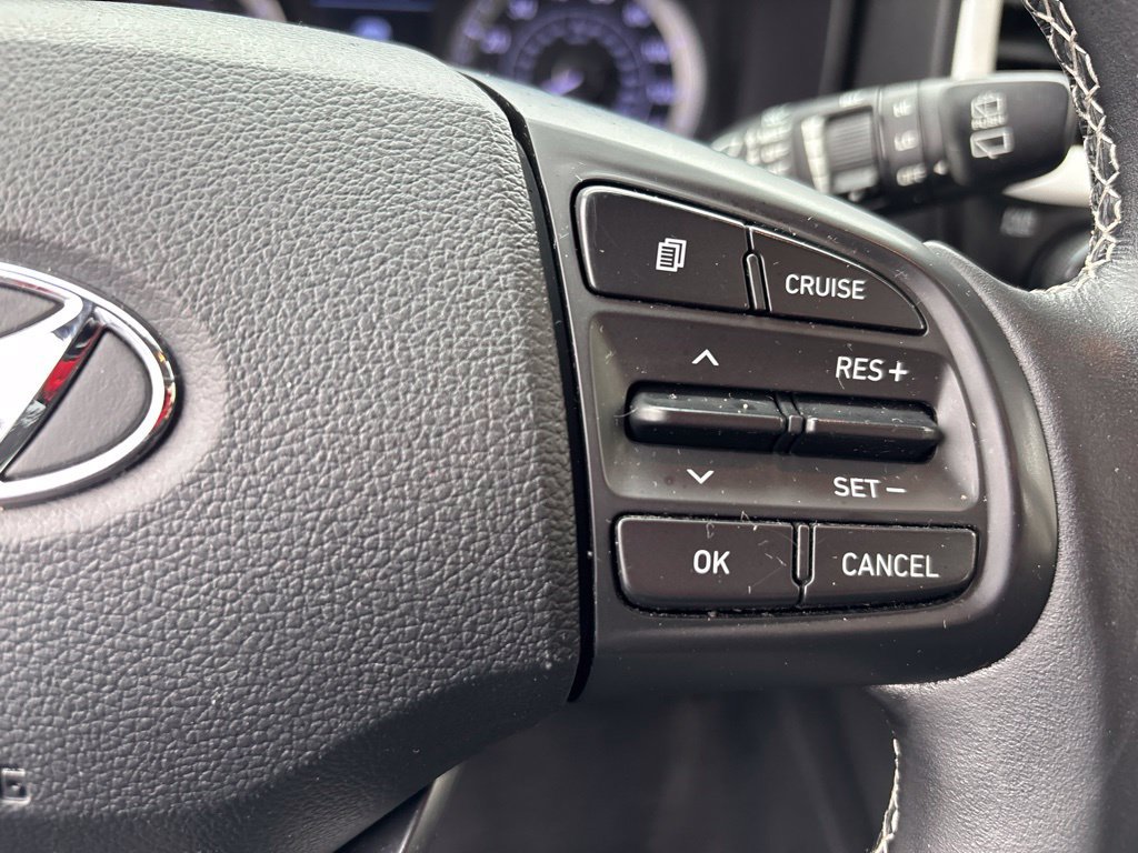 Used 2022 Hyundai Venue Limited FWD image 17