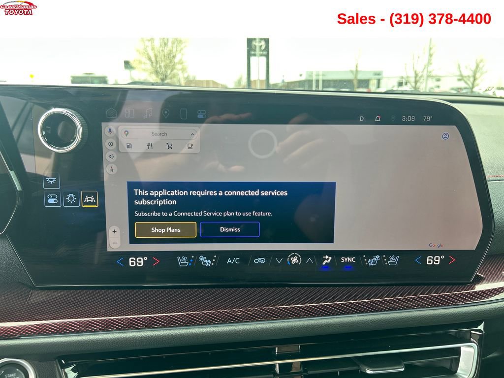Used 2024 Chevrolet Traverse RS image 16