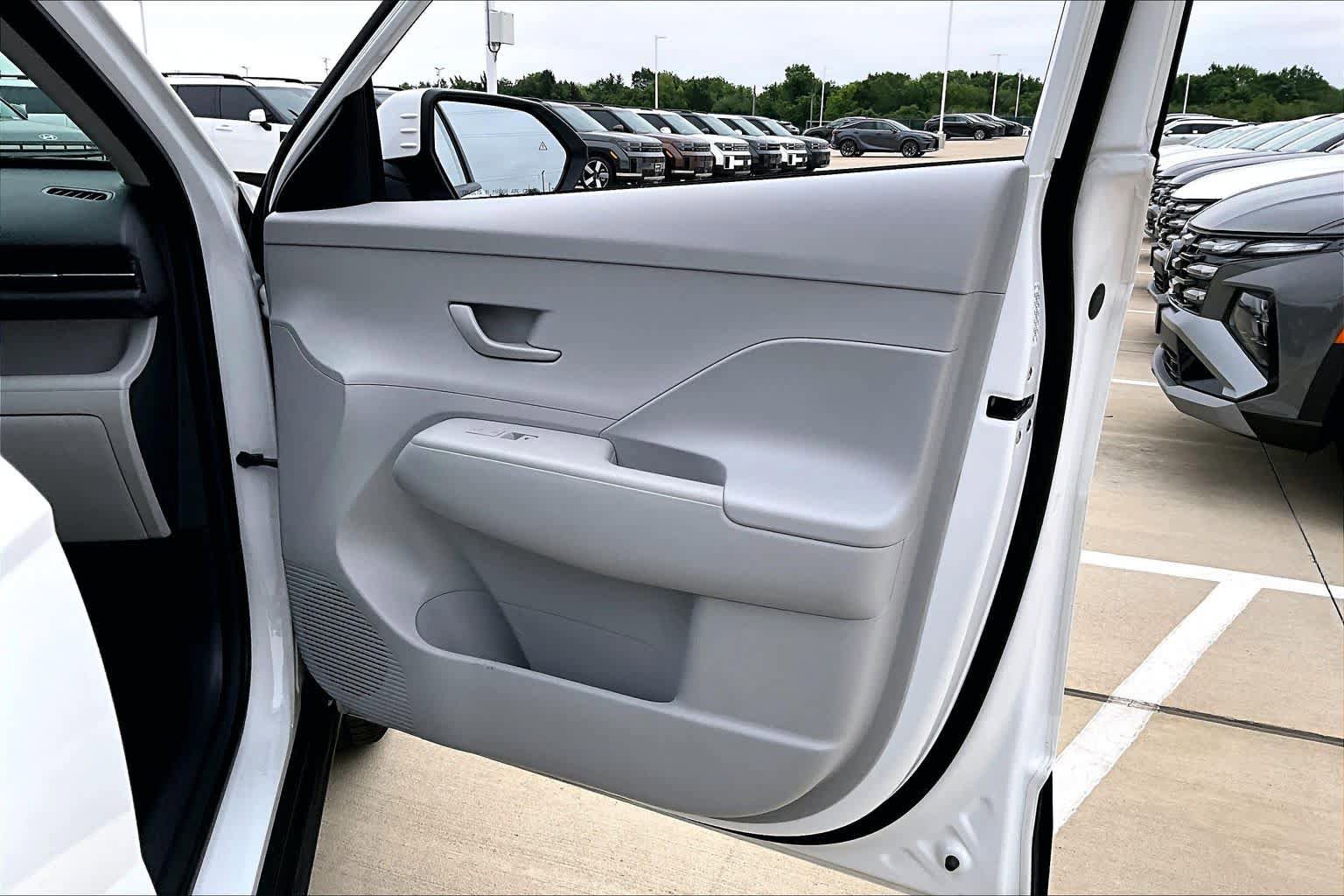 Used 2024 Hyundai Kona SEL w/ Convenience Package FWD image 21