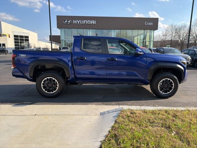 Used 2024 Toyota Tacoma TRD Off-Road image 9