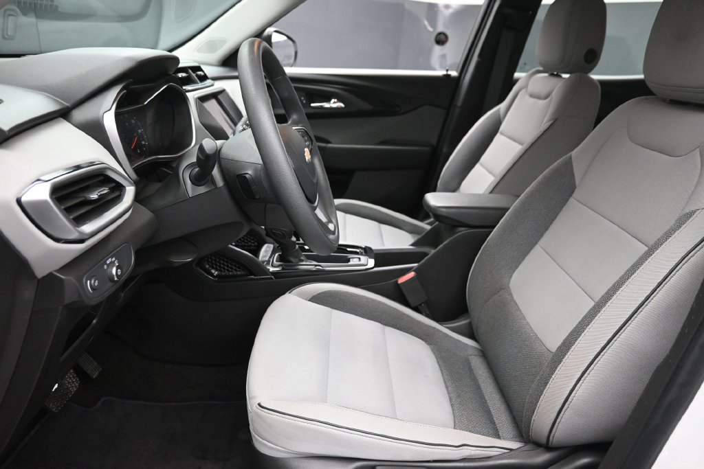 Used 2022 Chevrolet TrailBlazer LS FWD image 16