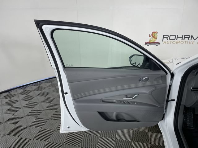 New 2026 Hyundai Elantra SEL Sport Premium FWD image 33
