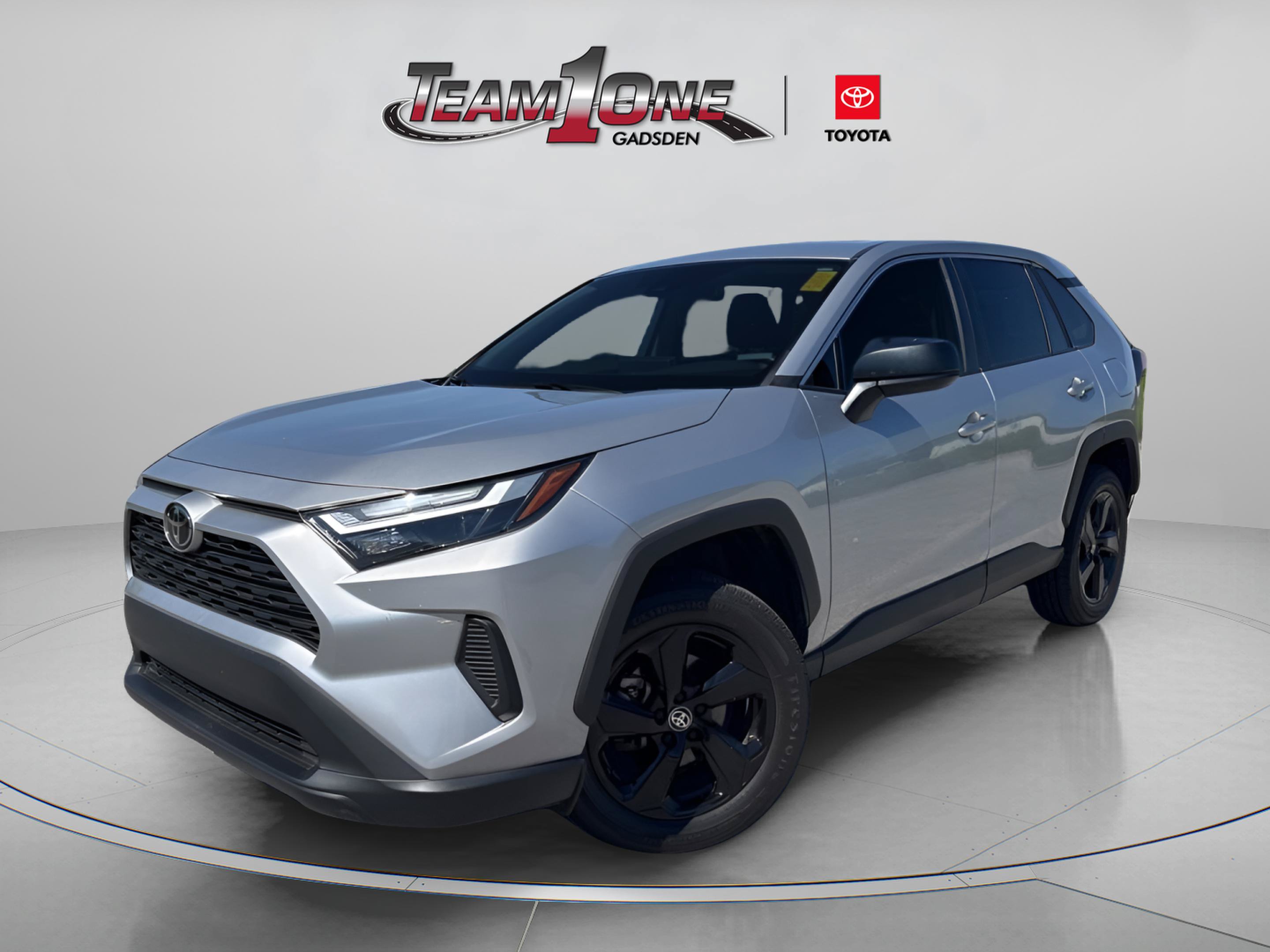 Used 2024 Toyota RAV4 LE FWD image 4
