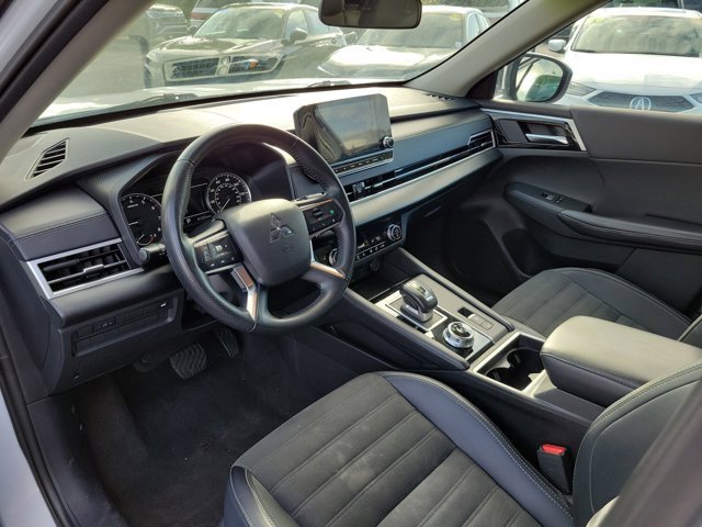Used 2024 Mitsubishi Outlander SE image 21