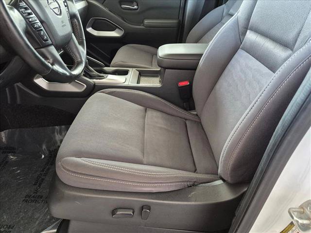 Used 2022 Nissan Frontier SV RWD image 15