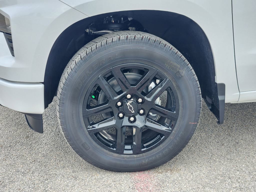 New 2026 Chevrolet Silverado 1500 Custom RWD image 9