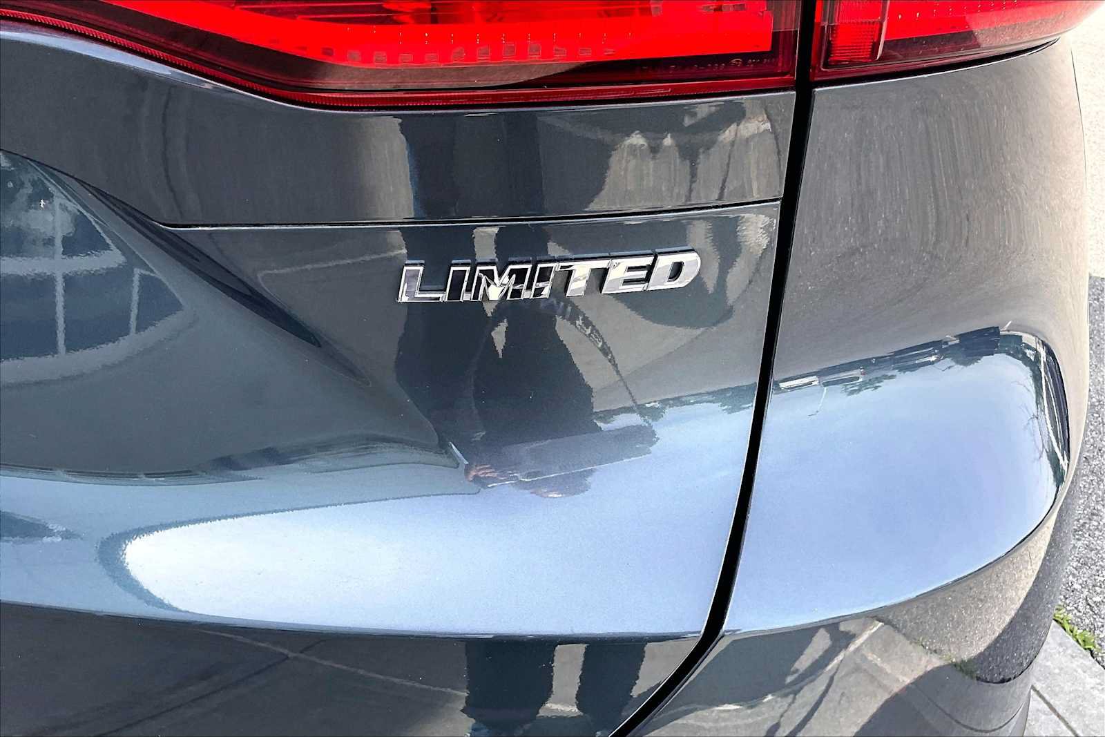 Used 2024 Toyota Venza Limited AWD/4WD image 10