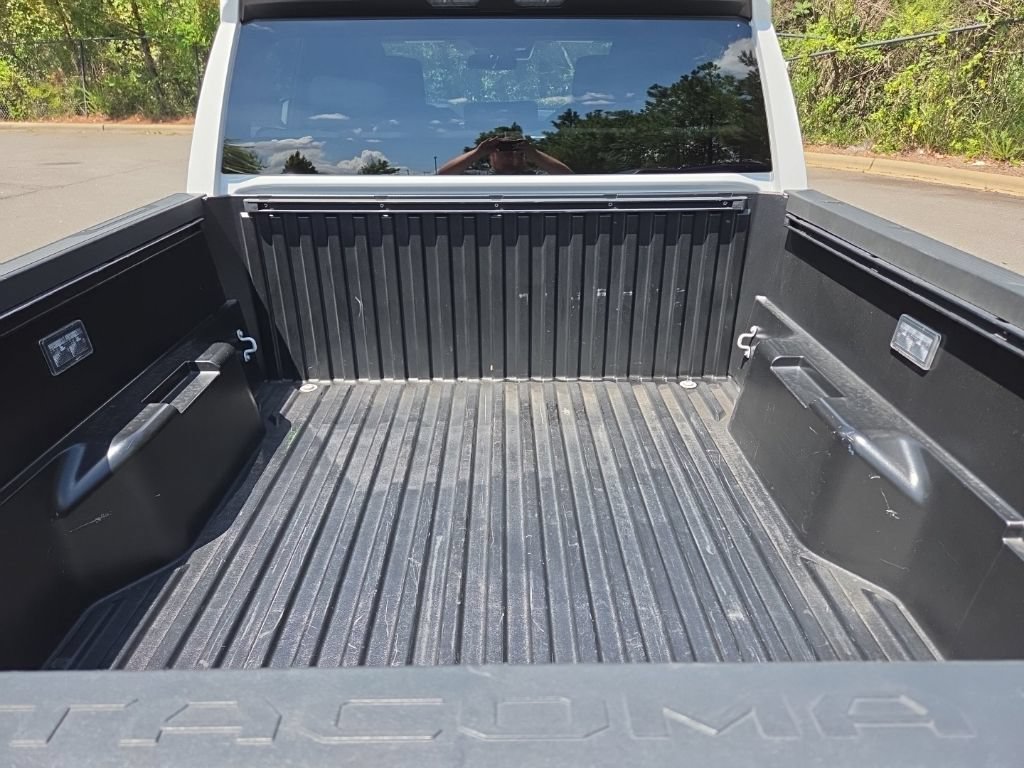 Used 2025 Toyota Tacoma SR RWD image 33