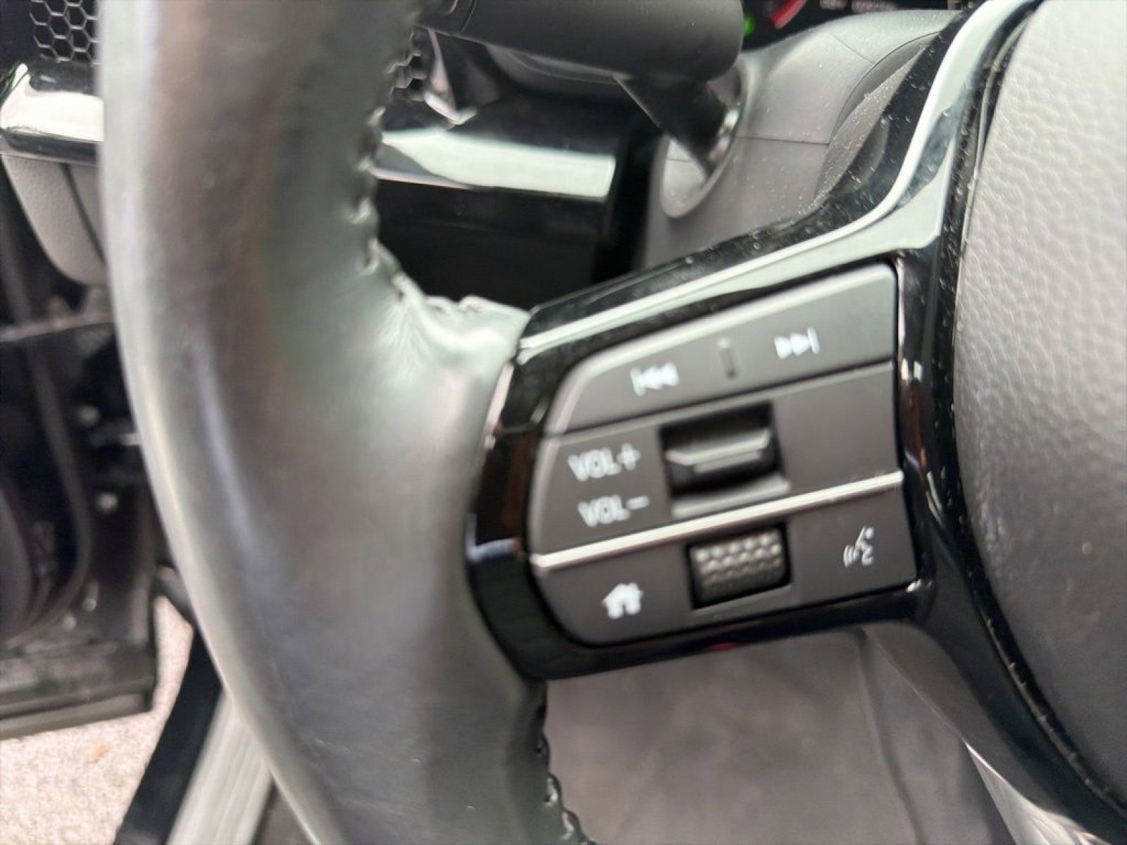 Used 2024 Honda CR-V EX-L image 10