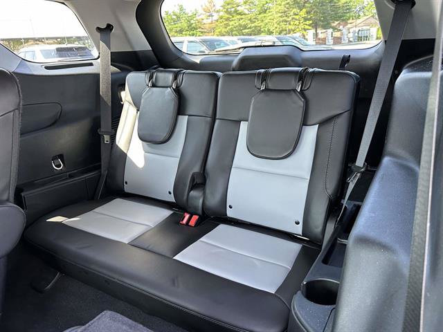 Used 2023 Ford Explorer XLT w/ Equipment Group 202A AWD/4WD image 32