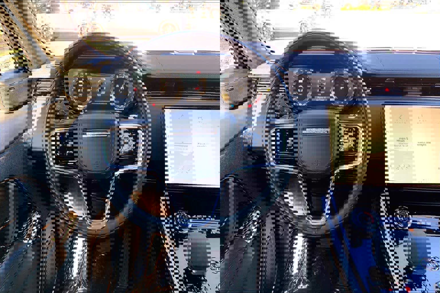 Used 2023 Land Rover Range Rover Sport SE image 6