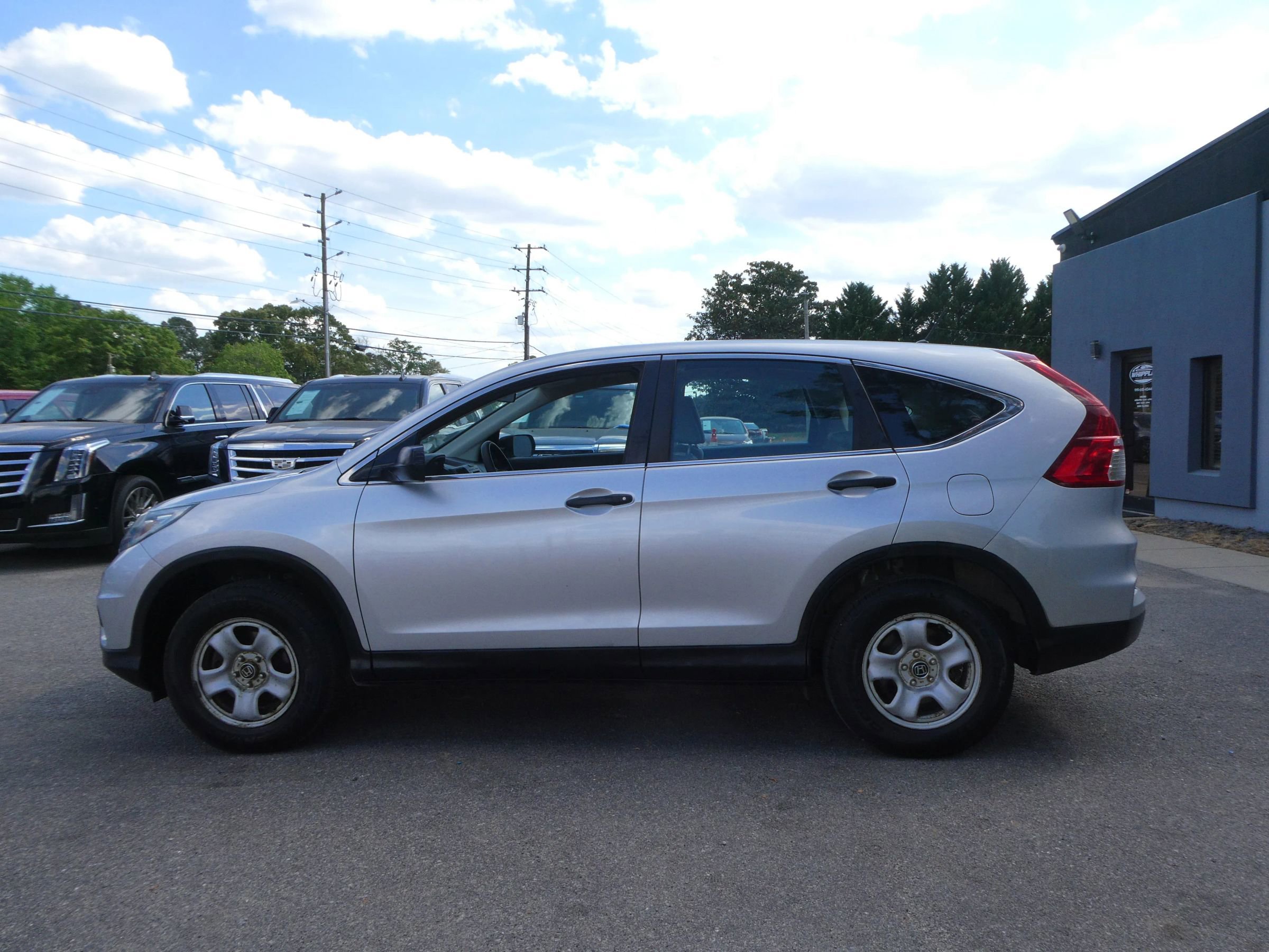 Used 2015 Honda CR-V LX image 9