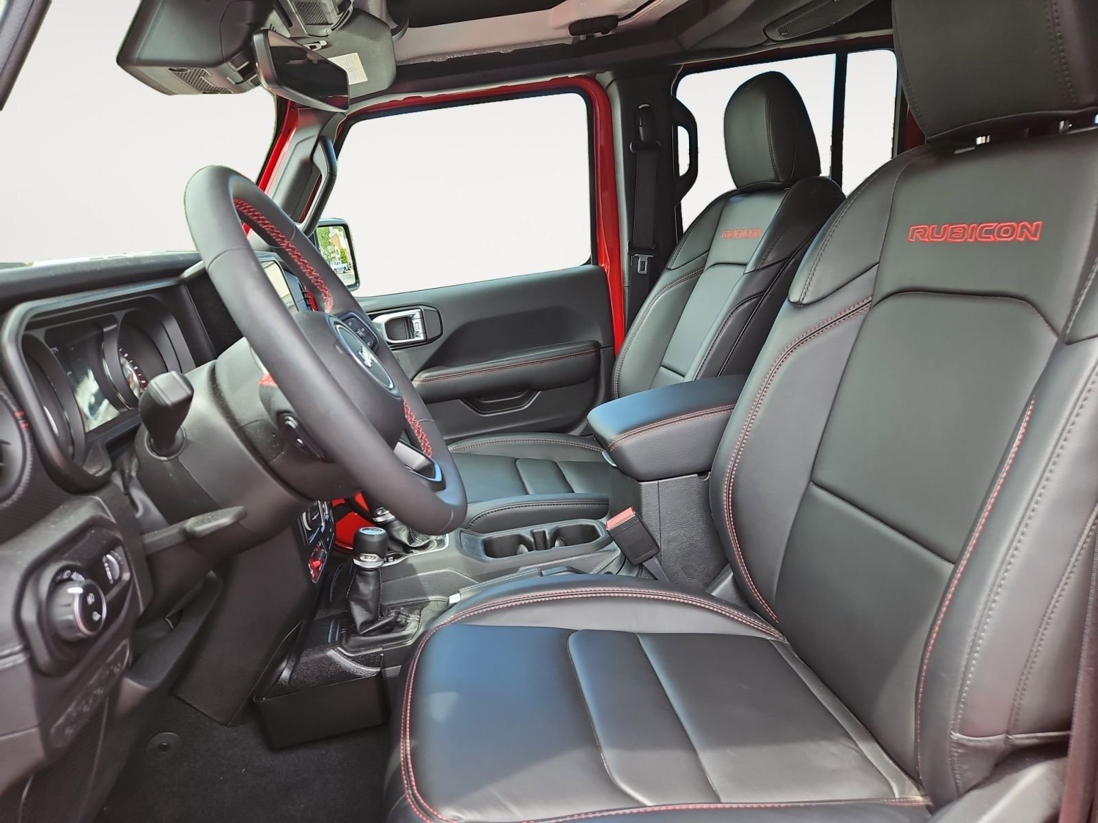 Used 2024 Jeep Gladiator Rubicon AWD/4WD image 9
