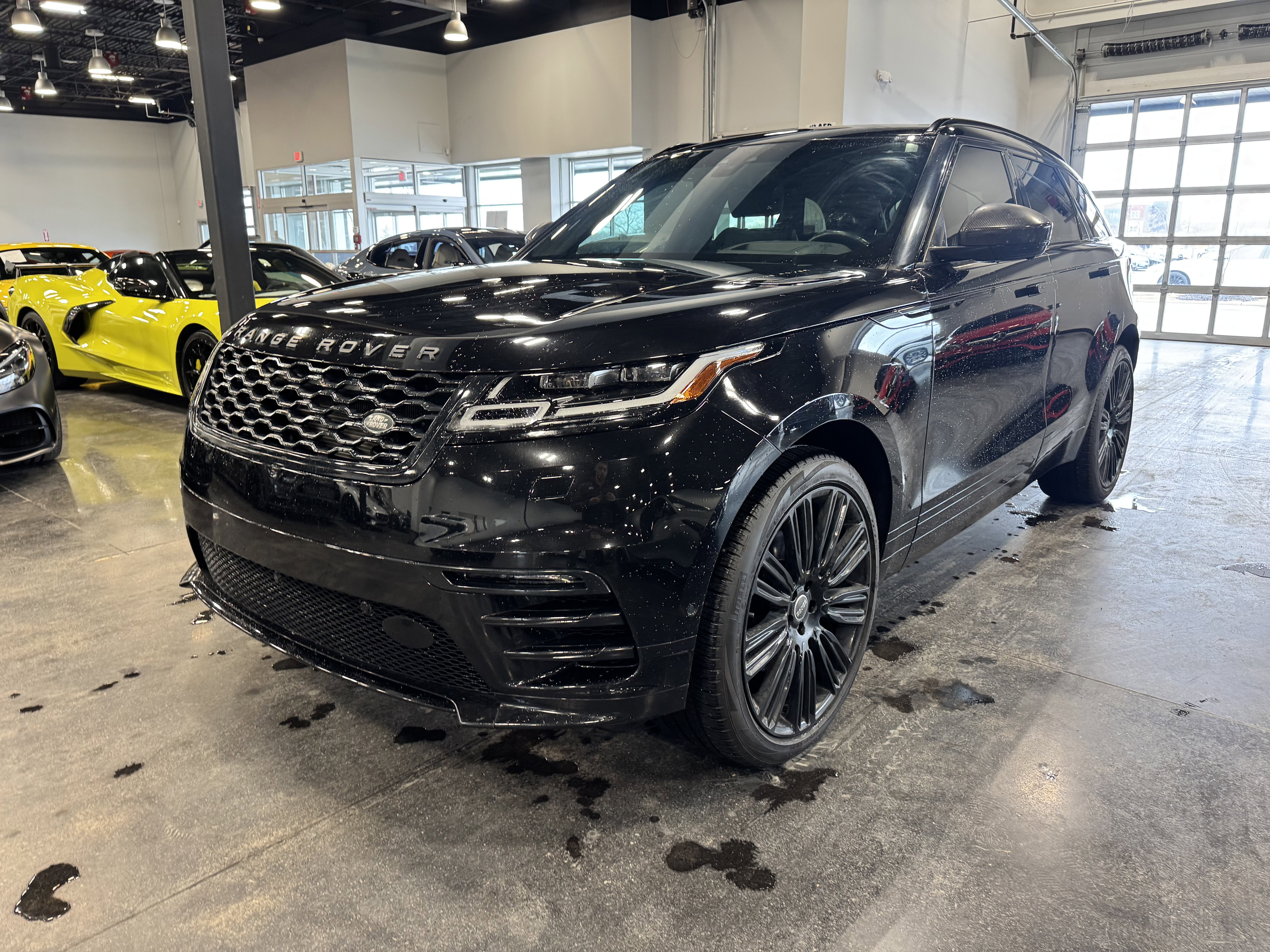 Used 2019 Land Rover Range Rover Velar R-Dynamic SE image 7