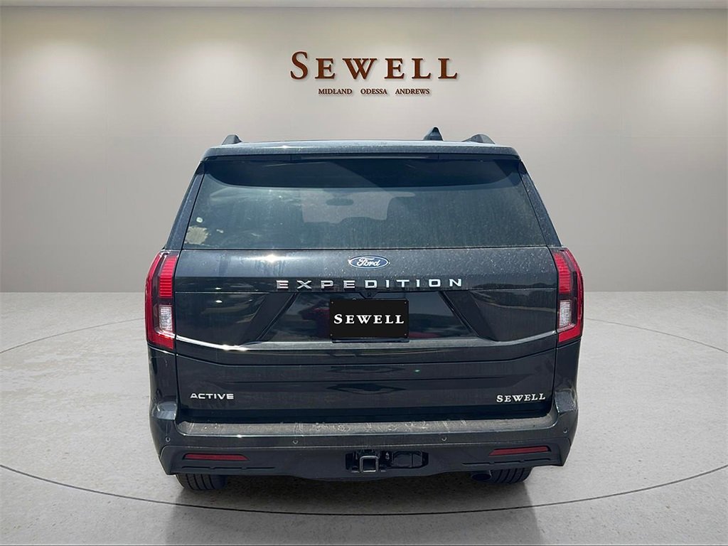 New 2025 Ford Expedition Active image 4