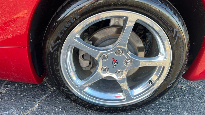 Used 2001 Chevrolet Corvette Convertible w/ Preferred Equipment Group2 RWD image 15