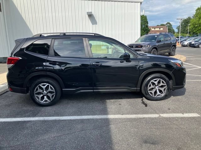 Used 2021 Subaru Forester Premium AWD/4WD image 2