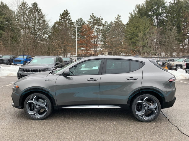 New 2026 Alfa Romeo Tonale w/ Active Assist Package AWD/4WD image 2