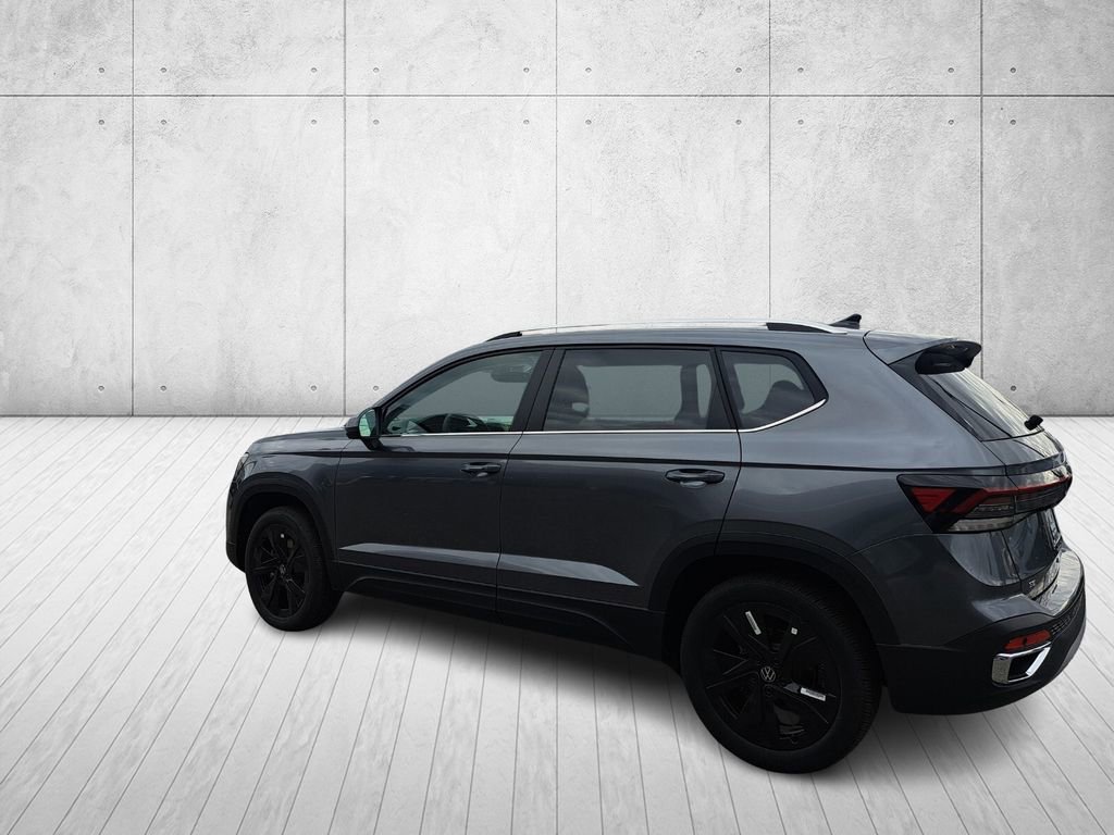 New 2026 Volkswagen Taos SE image 7