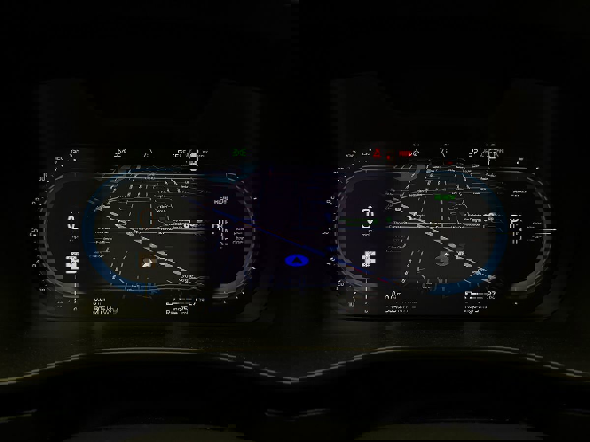 Used 2023 Volvo C40 P8 Recharge Ultimate image 11