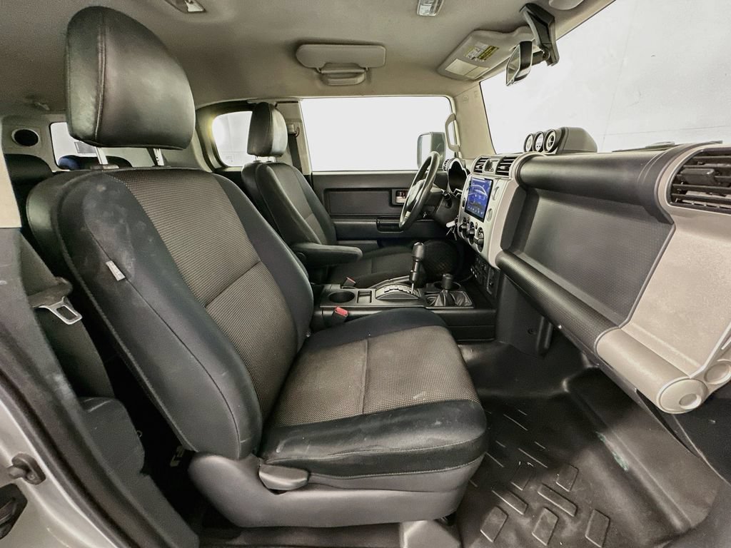 Used 2010 Toyota FJ Cruiser 4WD image 25