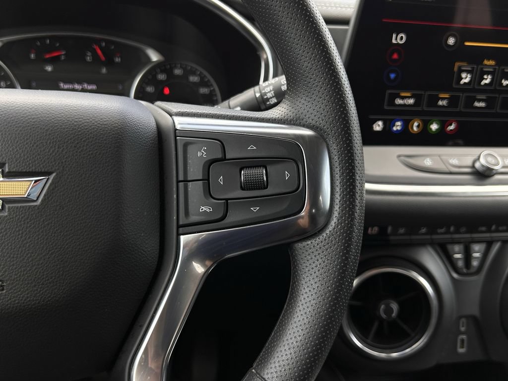Used 2025 Chevrolet Blazer LT AWD/4WD image 15