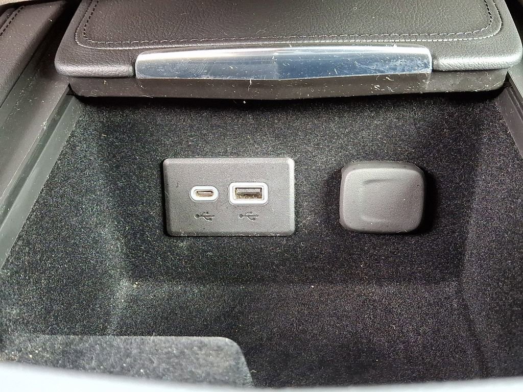 Used 2023 Cadillac XT4 Luxury w/ Cold Weather Package image 24