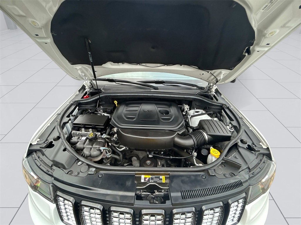 Used 2022 Jeep Grand Cherokee Laredo X image 11