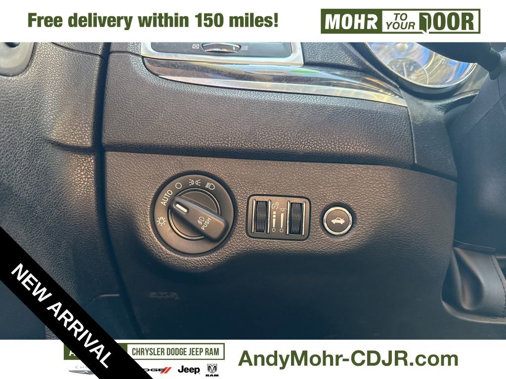 Used 2013 Chrysler 300 C image 15