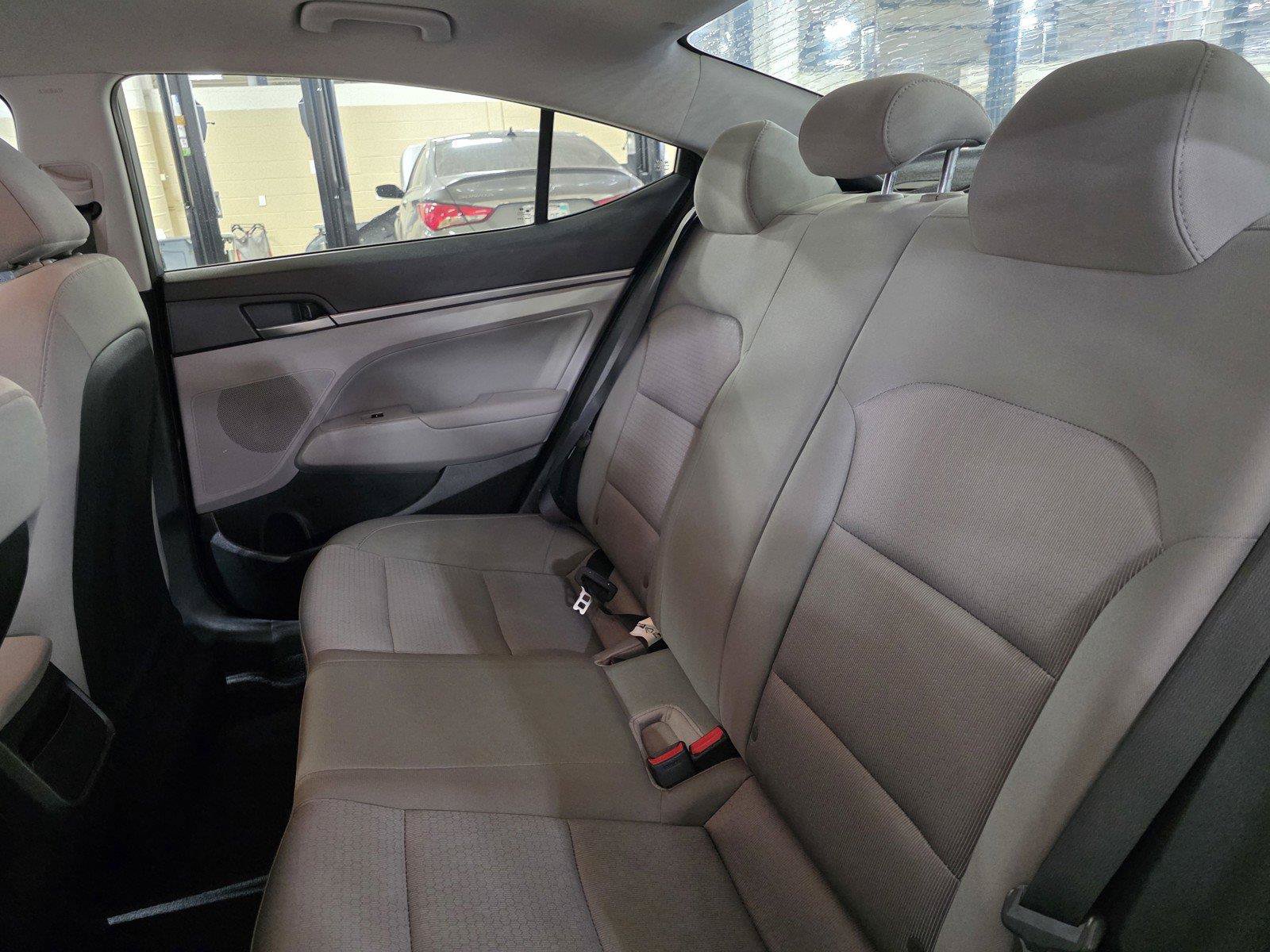 Used 2017 Hyundai Elantra SE FWD image 14