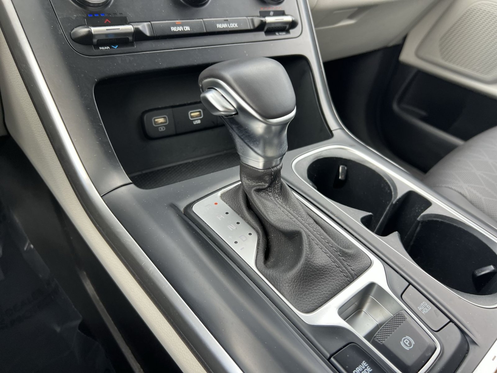 Used 2024 Kia Carnival LX FWD image 21
