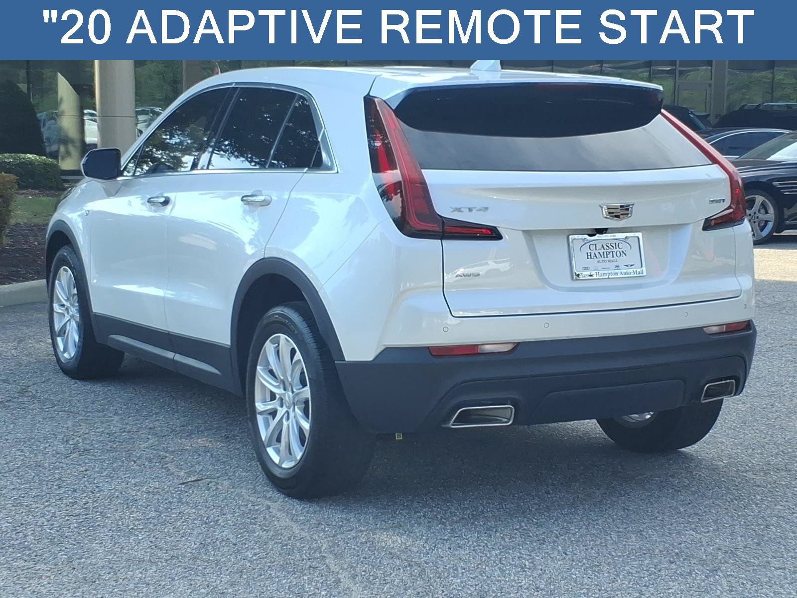 Used 2023 Cadillac XT4 Luxury w/ Cold Weather Package AWD/4WD image 10