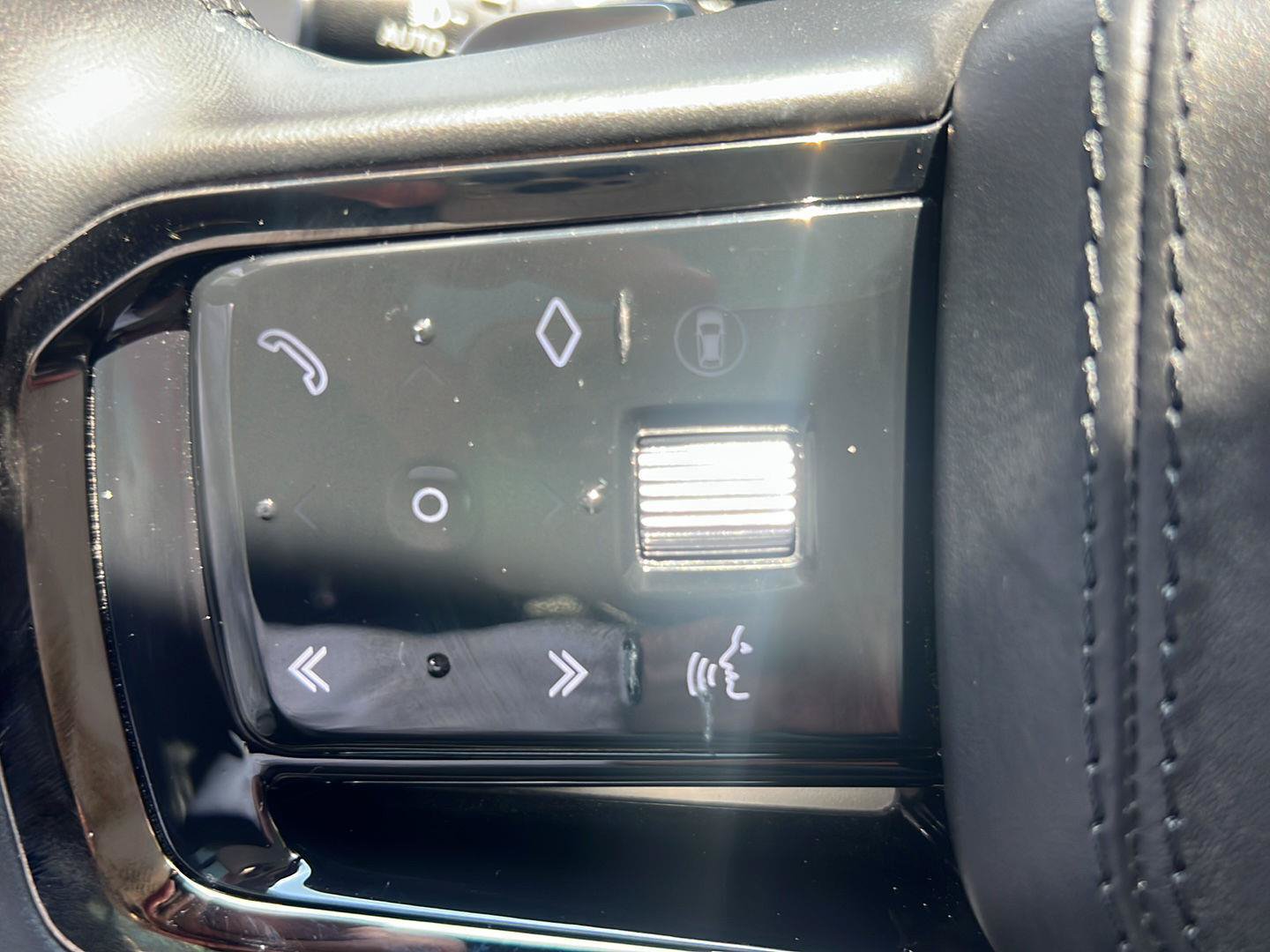 Certified 2024 Land Rover Range Rover Velar Dynamic HSE AWD/4WD image 13